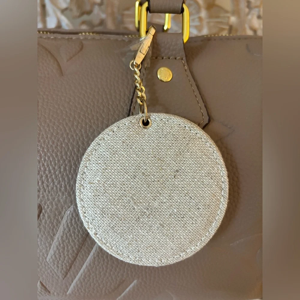 Linen NIB Mirror Purse or Keychain Gold tone hardware Beauty - Picture 5 of 6